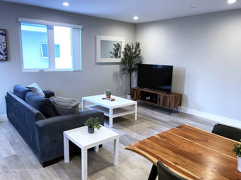 122 E 29th St #1 — Photo 5