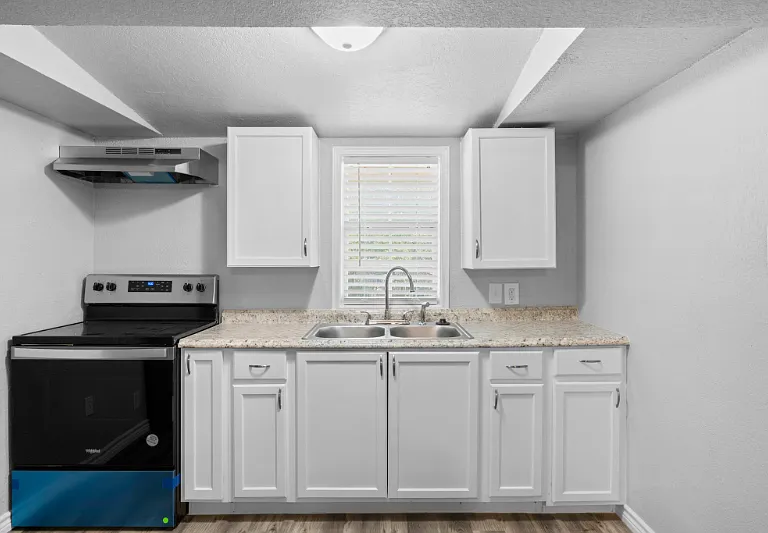 133 W 13th Ave #B — Photo 4