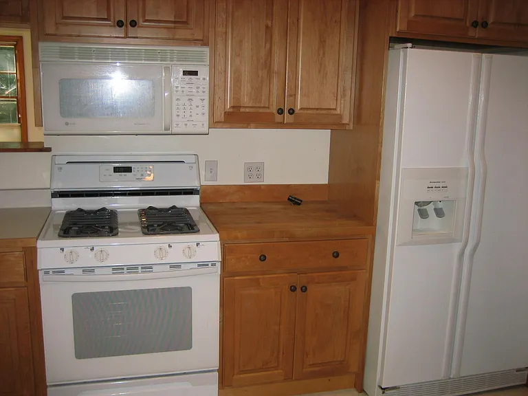 2541 Burnham Rd — Photo 5