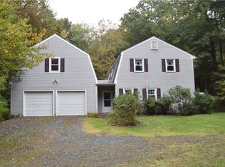 94 Chimney Sweep Hill Rd, Glastonbury, CT 06033