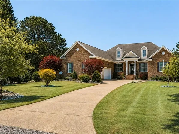 1403 Dare Rd, Yorktown, VA 23692