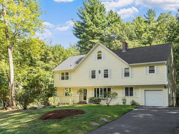 10 Hayden Ln, Bedford, MA 01730