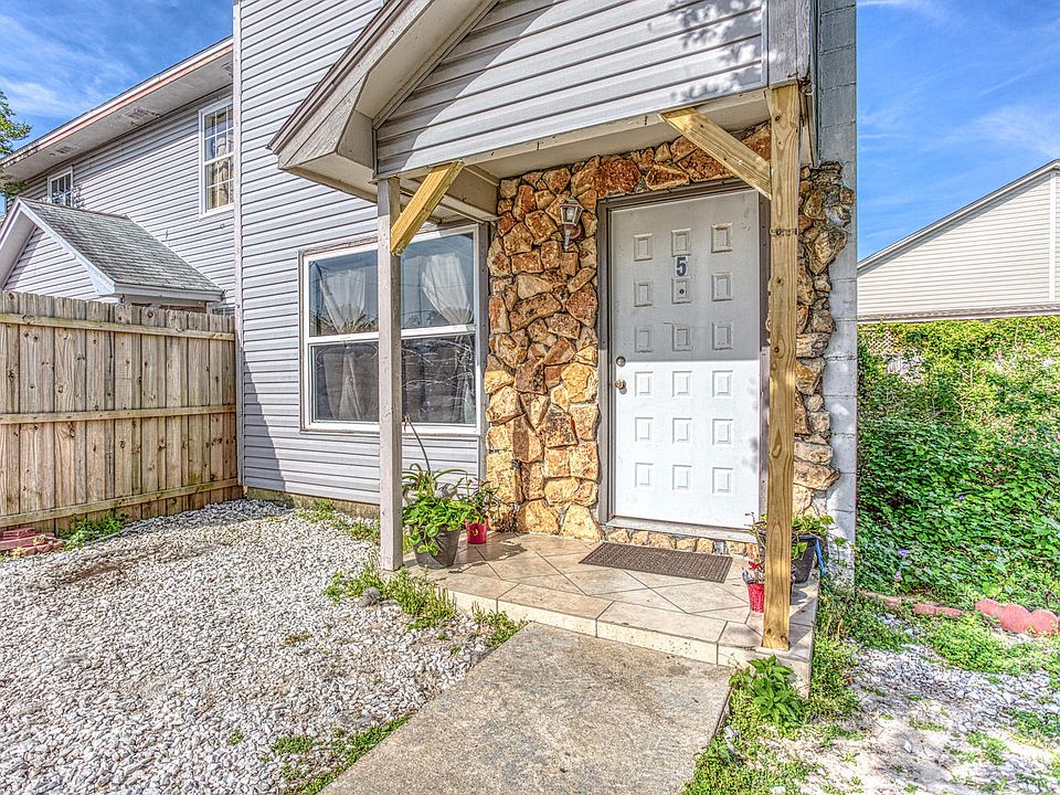1st image of 207 Ann Cir Unit 5