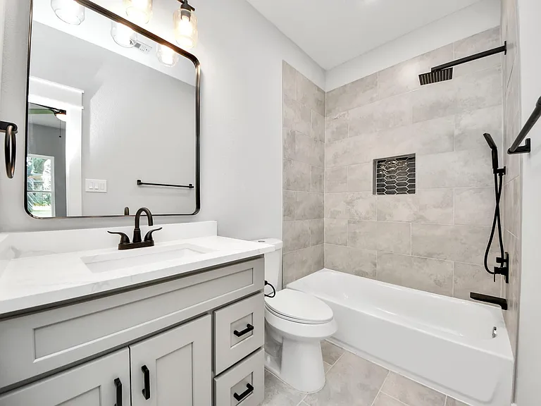 1307 Laskey St — Photo 34