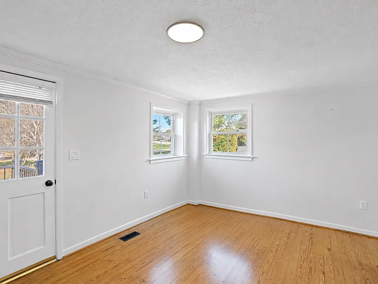 830 Tigerville Rd #B — Photo 15