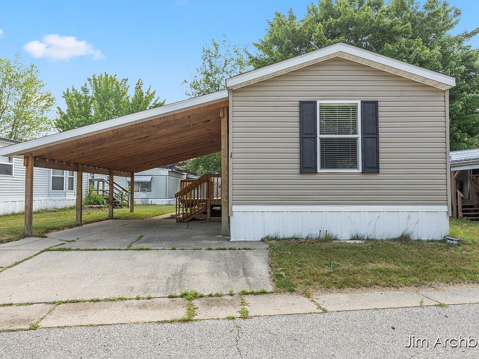 1st image of 927 W Lake Dr #38