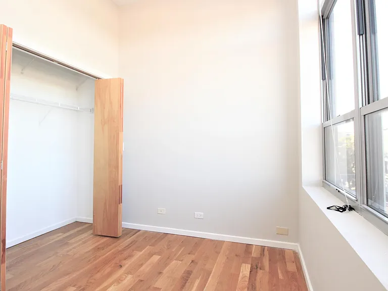 2157 N Damen Ave #404 — Photo 19