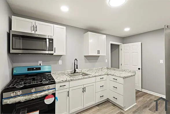 2222 Duncan St — Photo 10