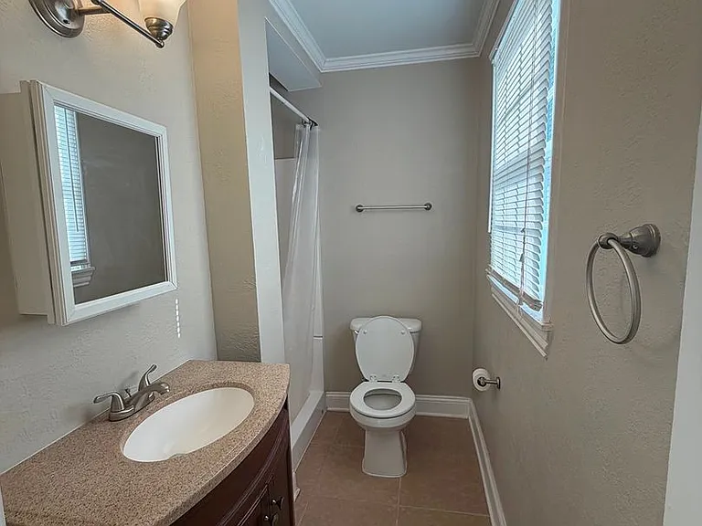 3400 N Virginia Ave — Photo 15