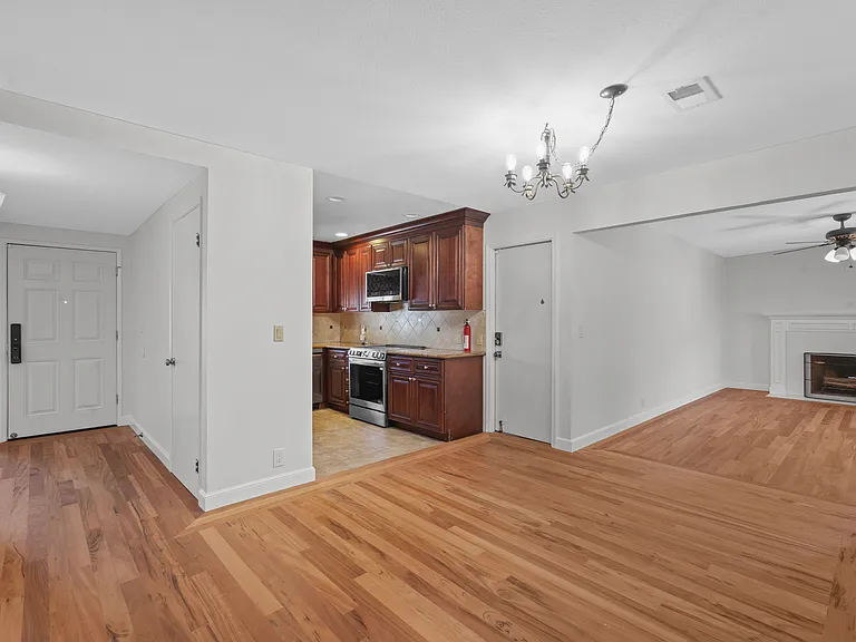 2387 Ralston Ct — Photo 6