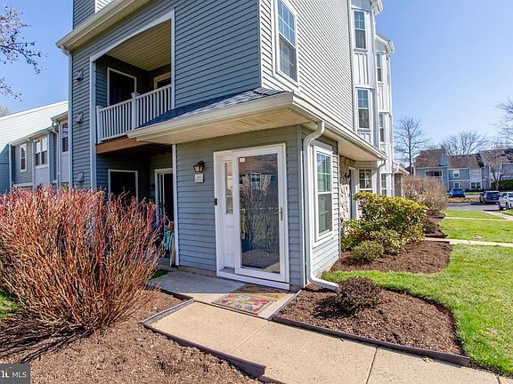 2nd image of 5017 Hopkins Ct