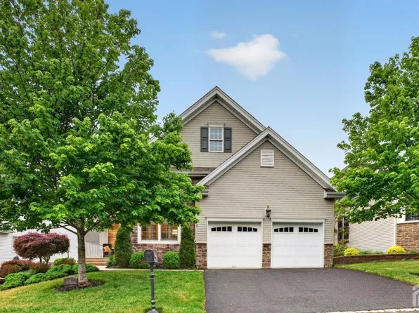 4 Mayflower Ct, Somerset, NJ 08873