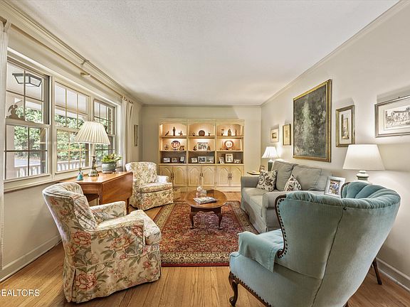 4th image of 7736 Luxmore Dr
