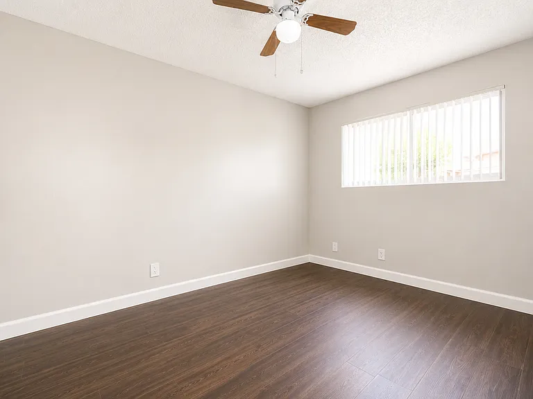 325 Stillman Ave #D — Photo 7