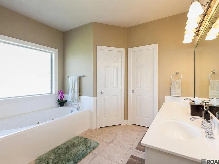 10743 Hillbrook Ave — Photo 35