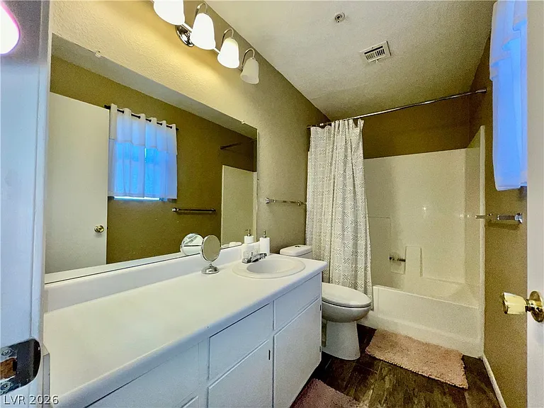2040 Mesquite Ln #104 — Photo 16