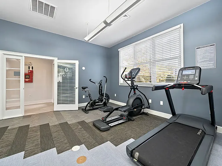 Grand Oaks Apartment Homes — Photo 17