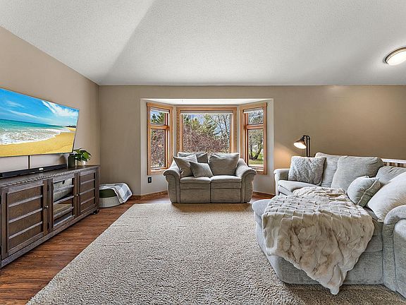 3rd image of 24271 Amazon St NE