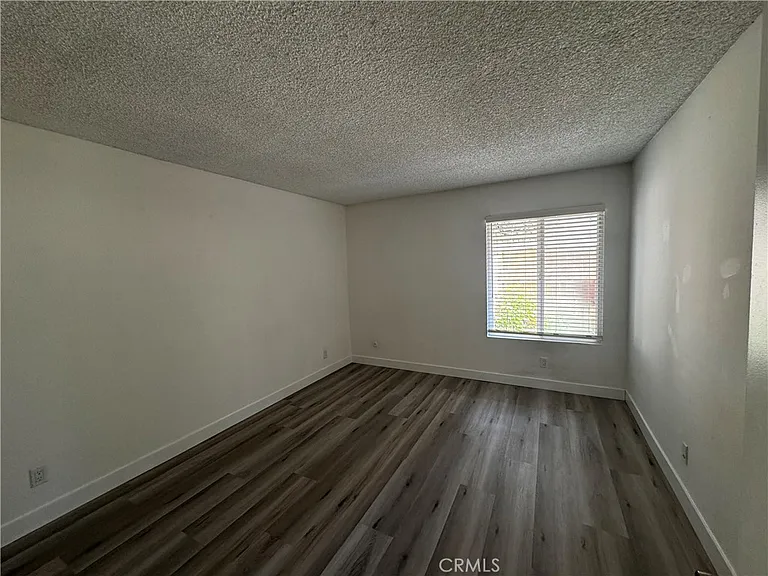 22330 Victory Blvd #803 — Photo 4