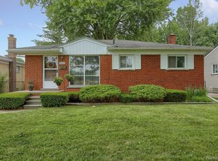 22407 Francis St, Saint Clair Shores, MI 48082