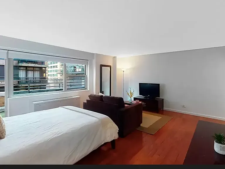 330 E 49th St #12A — Photo 12
