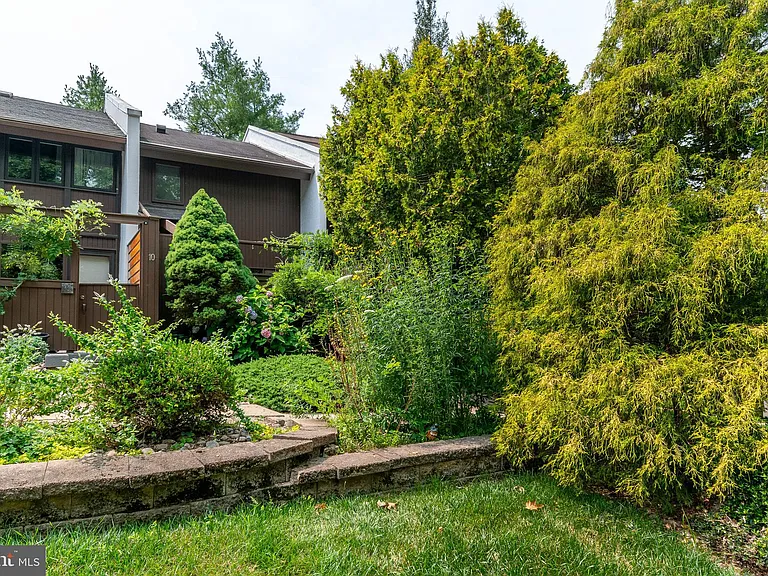 9 Arden Way — Photo 4