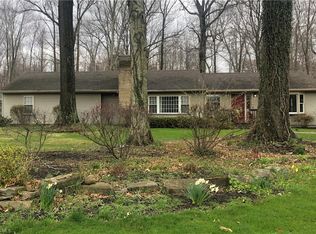 1136 Academy Dr, Youngstown, OH