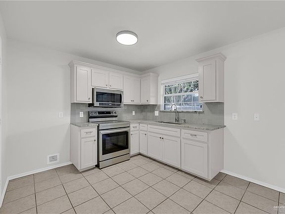 5th image of 2834 McCormack Dr