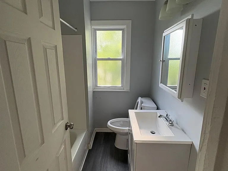 4621 Denmark Ave — Photo 11