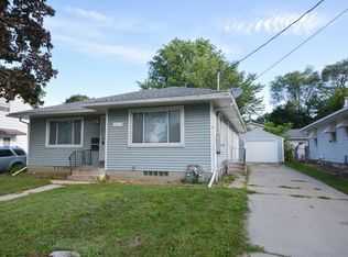 1013 9th St NE #A, Rochester, MN 55906