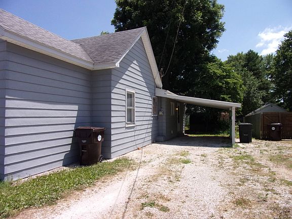 4th image of 451 Centennial Ave
