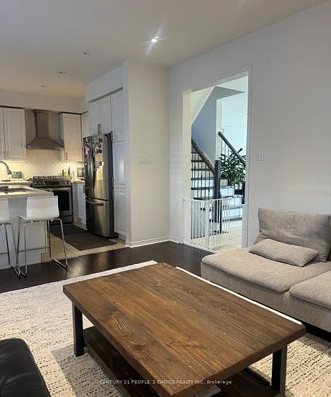 33 Mansbridge Cres — Photo 12