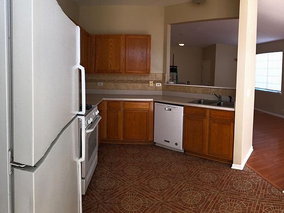 5th image of 1455 Doolittle Ln