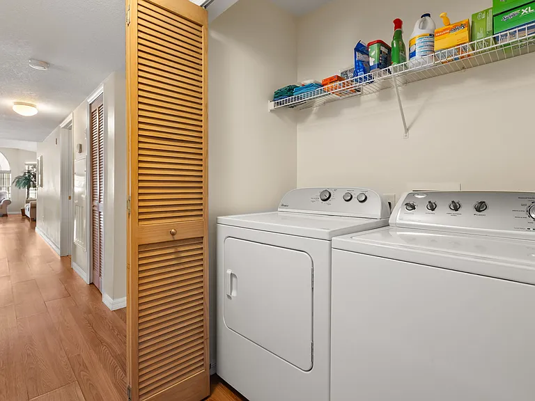 8707 Knightsbridge Ct #B — Photo 27