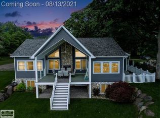 1040 River Rd, Marysville, MI 48040