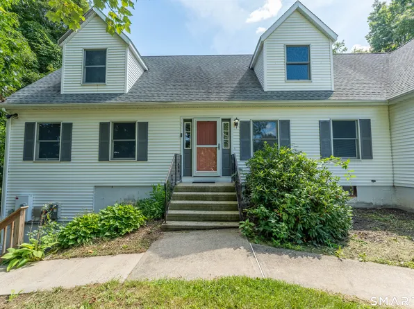 11 Lochdale Drive, Montville, CT 06370