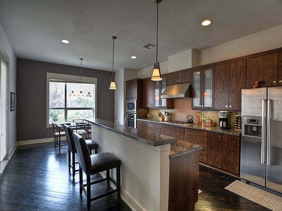 5th image of 1409 Rosewood St