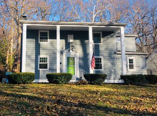 1833 Outer Park Dr, Leland Grove, IL 62704