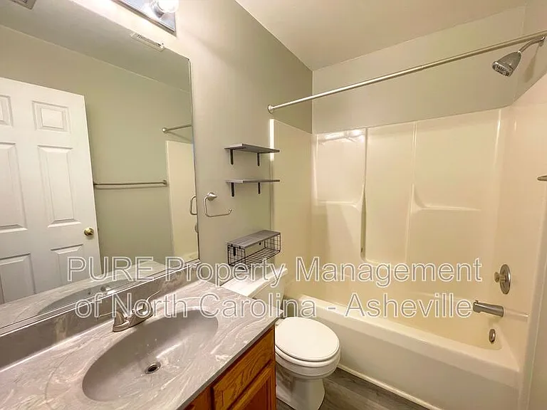 70 Hampton St #B — Photo 8