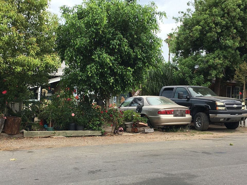 1st image of 440 E 11th Ave