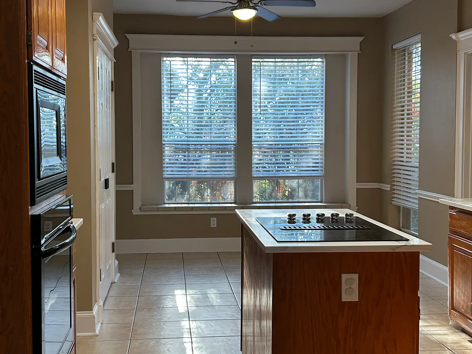 4 bed, 2635 sqft, $3,333 — Photo 3