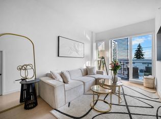 422 E 3rd St #454, North Vancouver, BC V7L 0K1