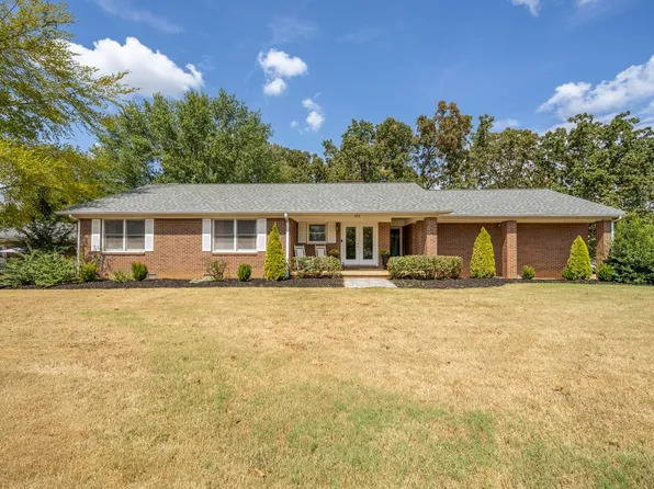 520 Bowen Dr, Savannah, TN 38372