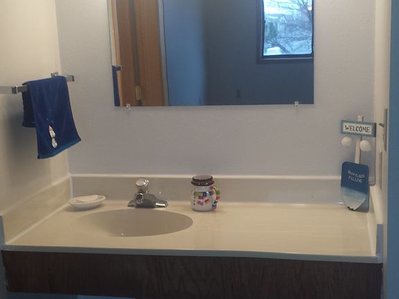 Extra sink/vanity in 2nd BR