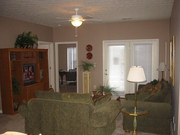 All units have 9' Ceilings or Valted ceilings