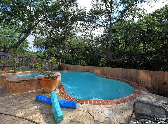 4th image of 2444 Woodbridge Way
