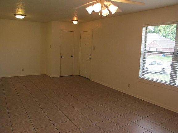 4th image of 308 Mockingbird Ln