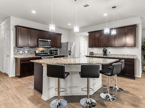 4th image of 1711 Martin Spring Ln