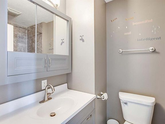 3rd image of 1346 Lincoln Way E