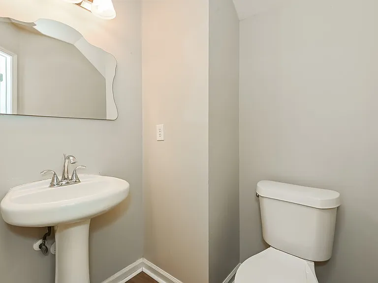 414 Hidden Creek Ct — Photo 15